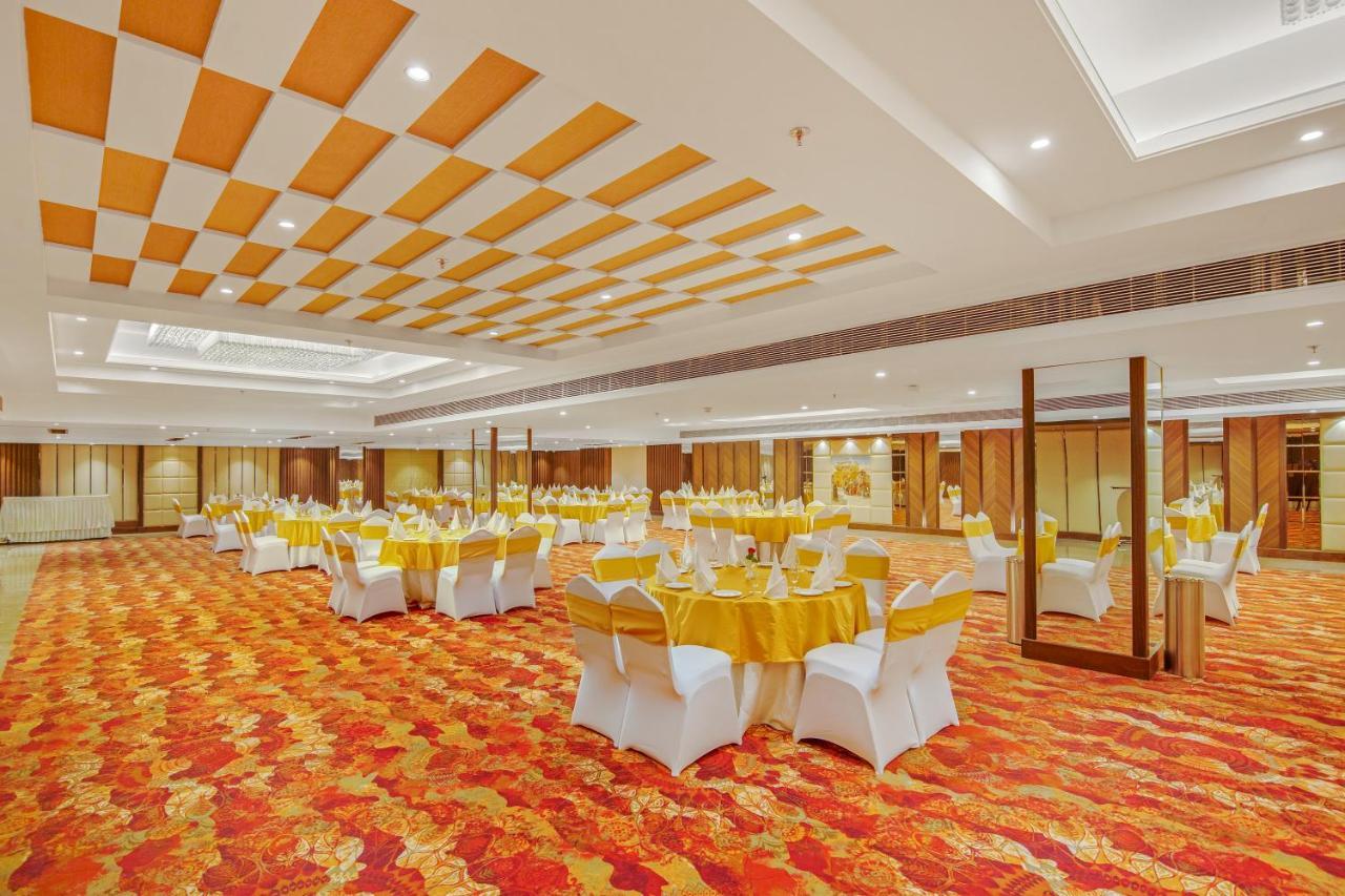 Hotel Golden Tulip Jalandhar Exterior foto
