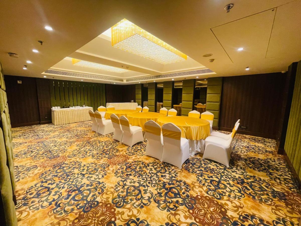 Hotel Golden Tulip Jalandhar Exterior foto